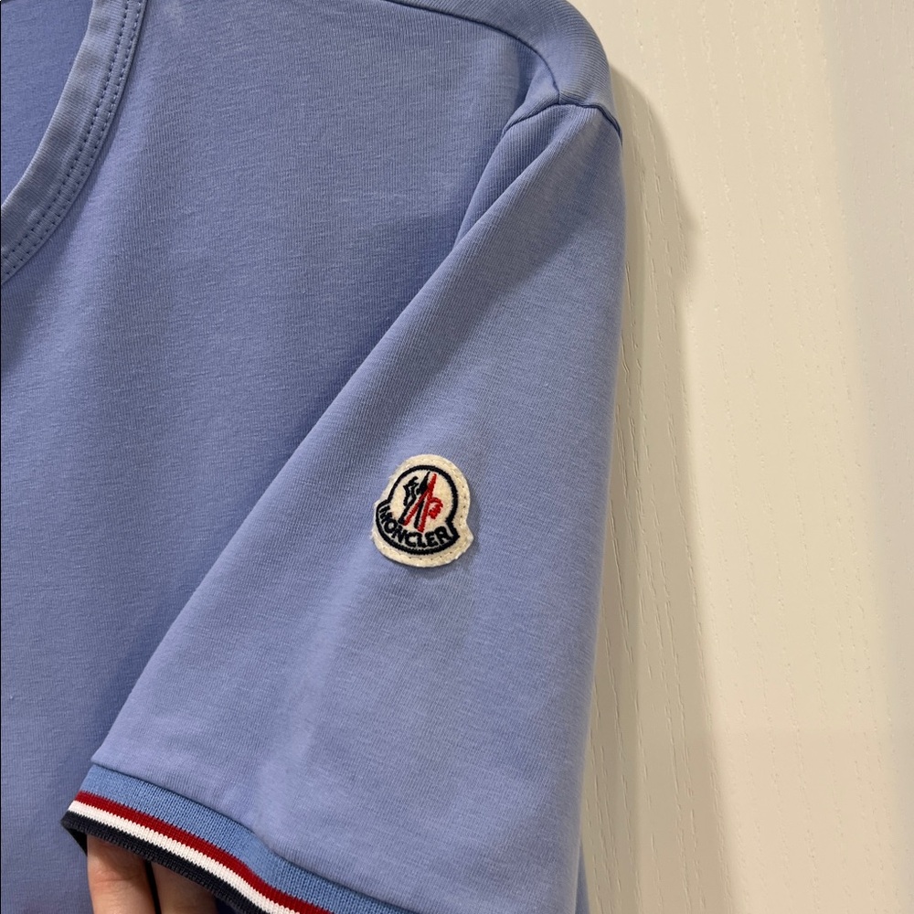 🚨SEND OFFERS🚨Moncler Men’s Blue Short Sleeve Tee - Picture 3 of 4
